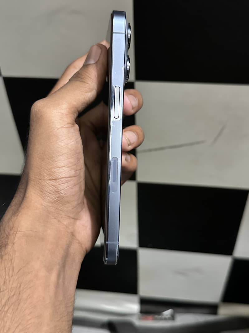 Apple iPhone 13 Pro 3