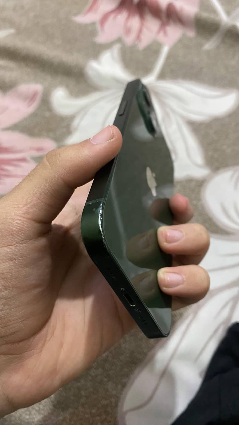 Apple iPhone 13 3