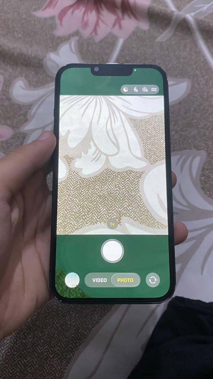 Apple iPhone 13 7