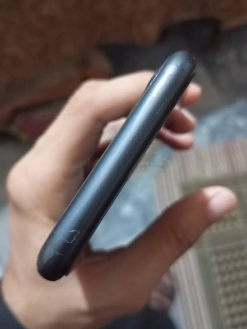 Apple iPhone 11 6