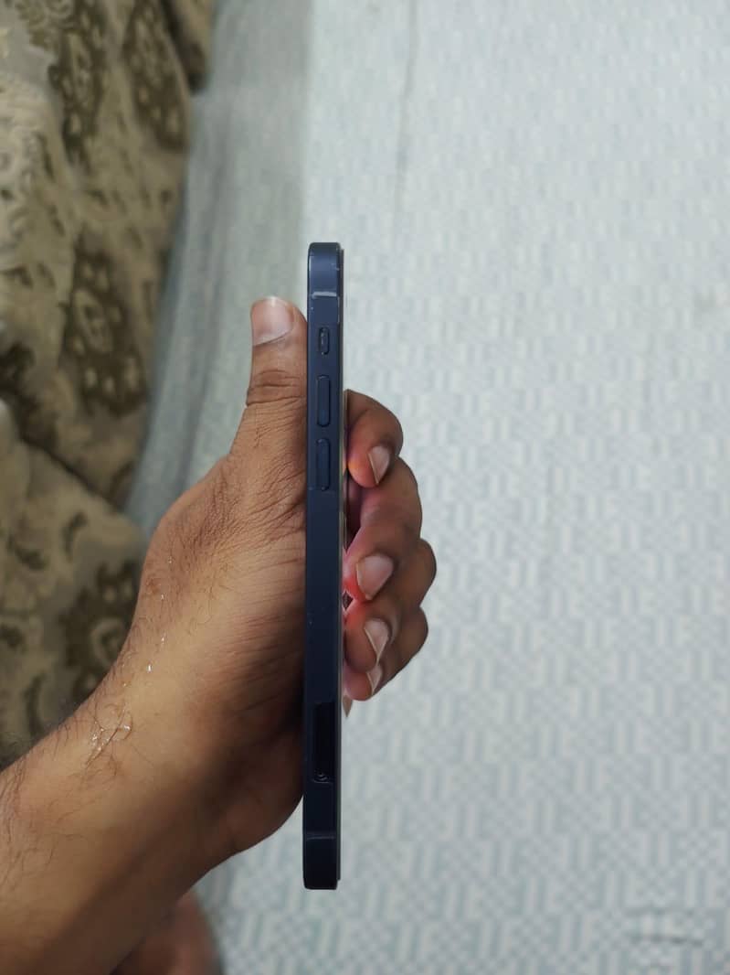 Apple iPhone 12 5