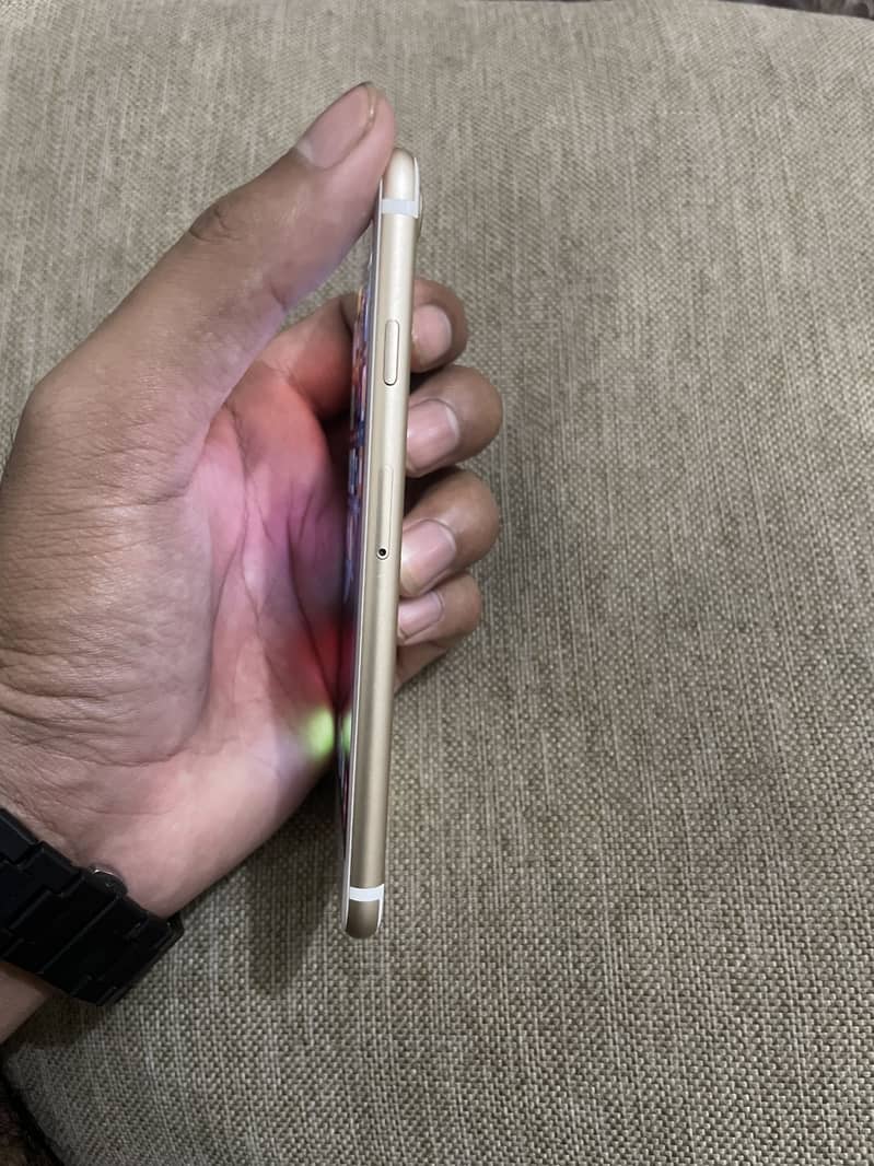 Apple iPhone 7 4