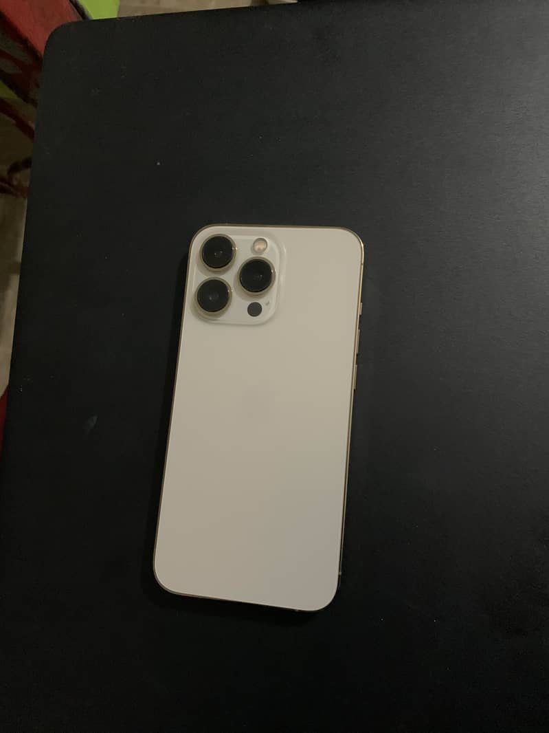 Apple iPhone 13 Pro 4