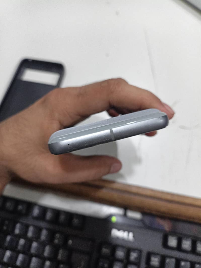 Google Pixel 8a 4