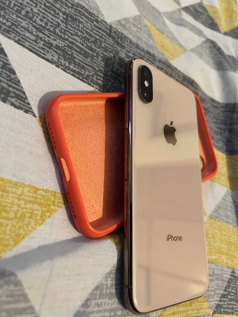 Apple iPhone XS 1