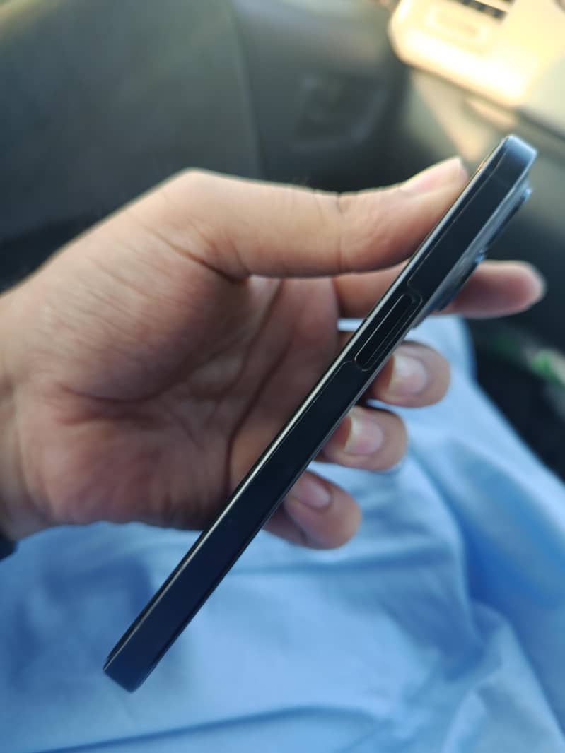 Apple iPhone 15 Pro 3