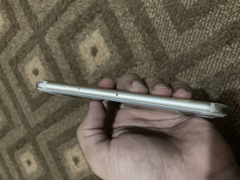 Apple iPhone 7 2