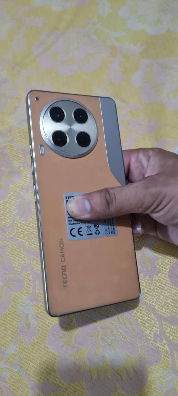 Tecno CAMON 30 0