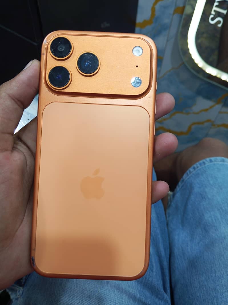 Apple iPhone 17 Pro Max 0