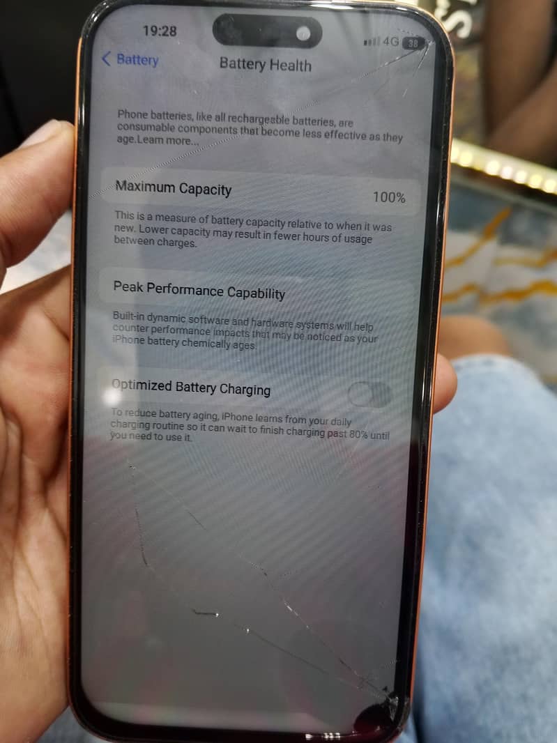 Apple iPhone 17 Pro Max 4