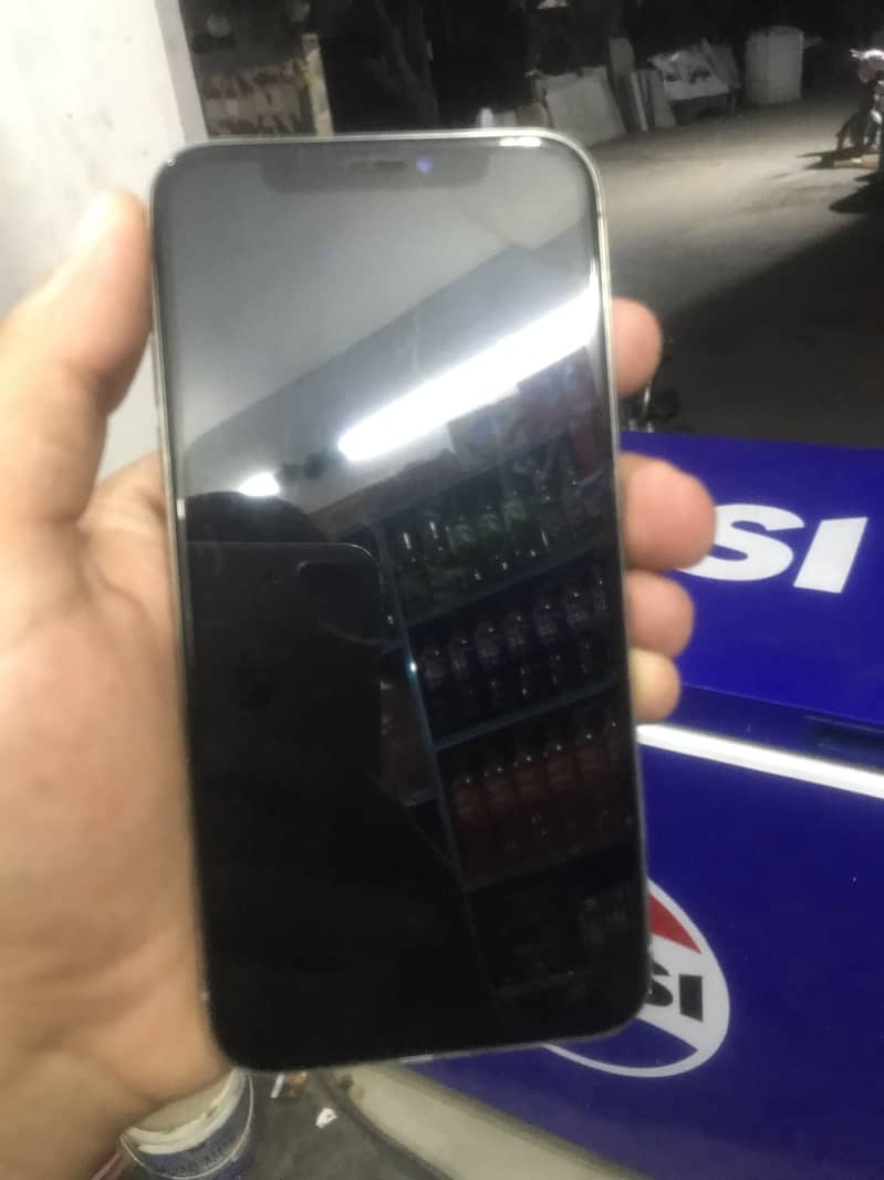 Apple iPhone X 3