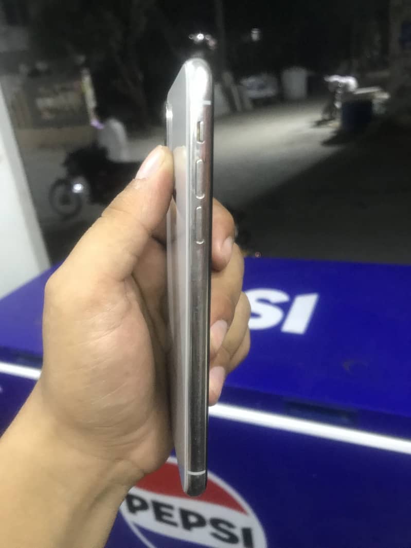 Apple iPhone X 5