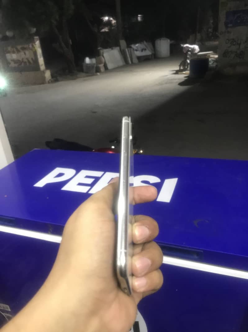 Apple iPhone X 6