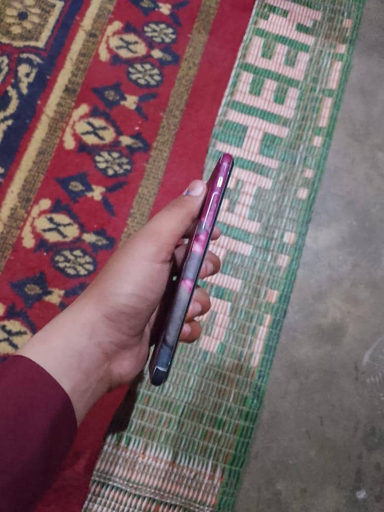 Apple iPhone 11 3