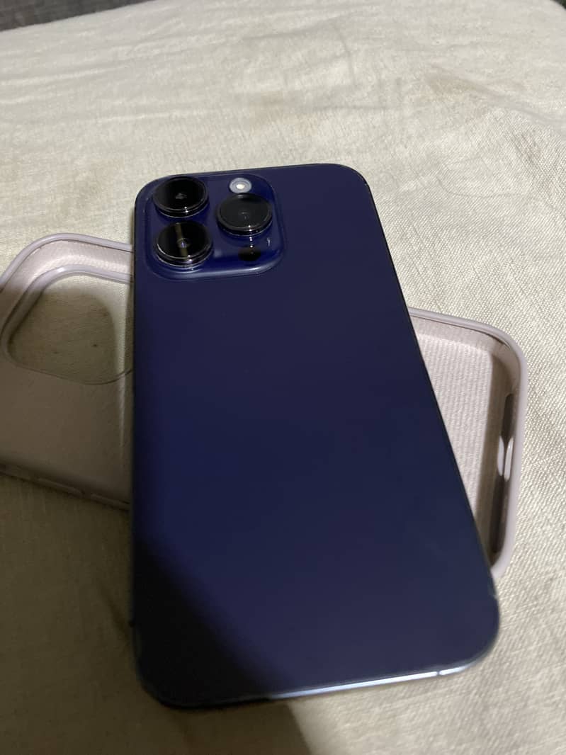Apple iPhone 14 Pro 0