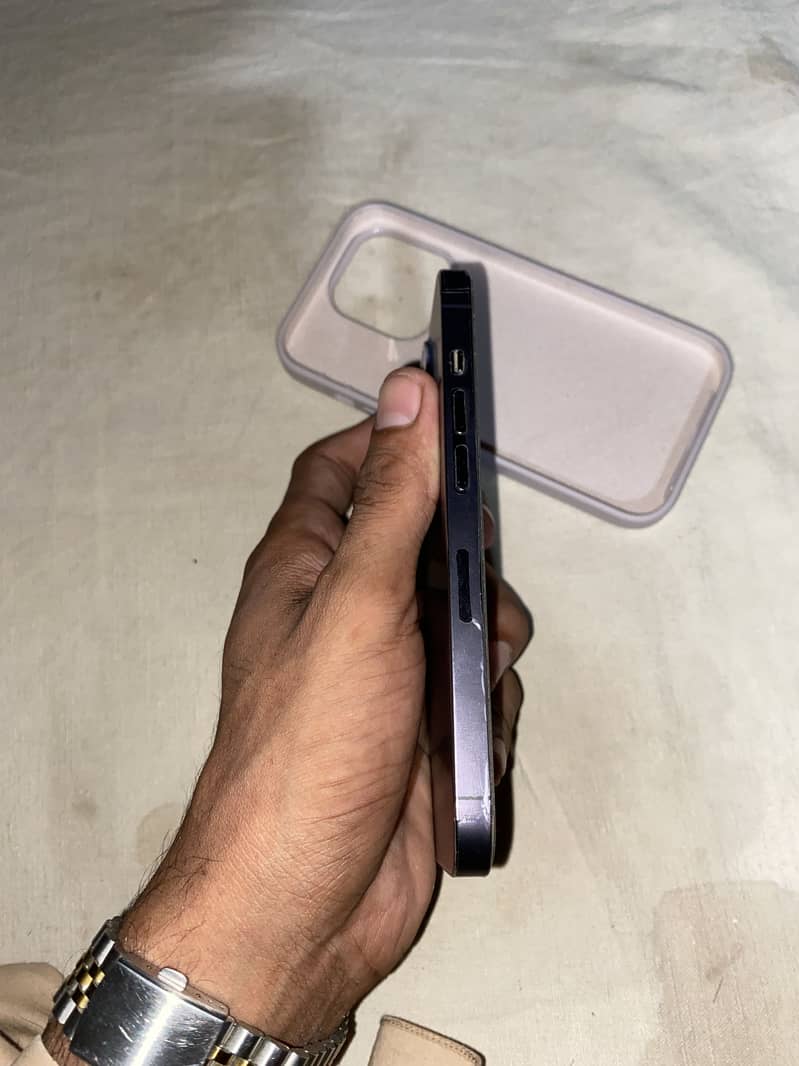 Apple iPhone 14 Pro 2