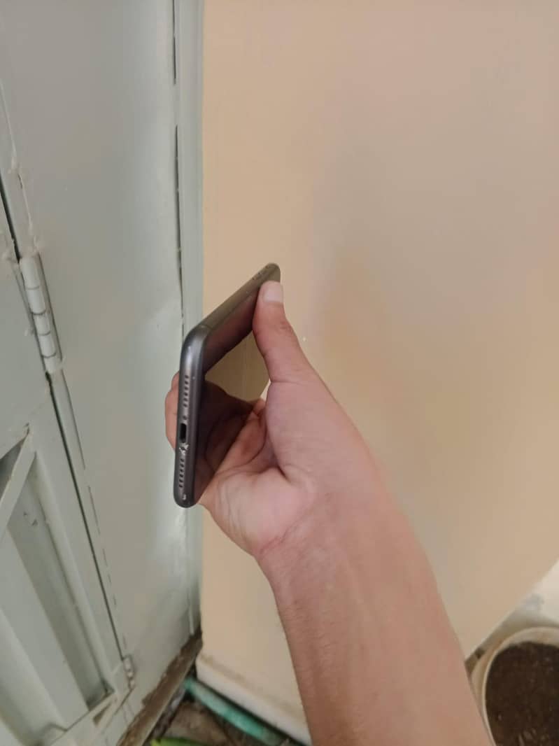 Apple iPhone 11 6