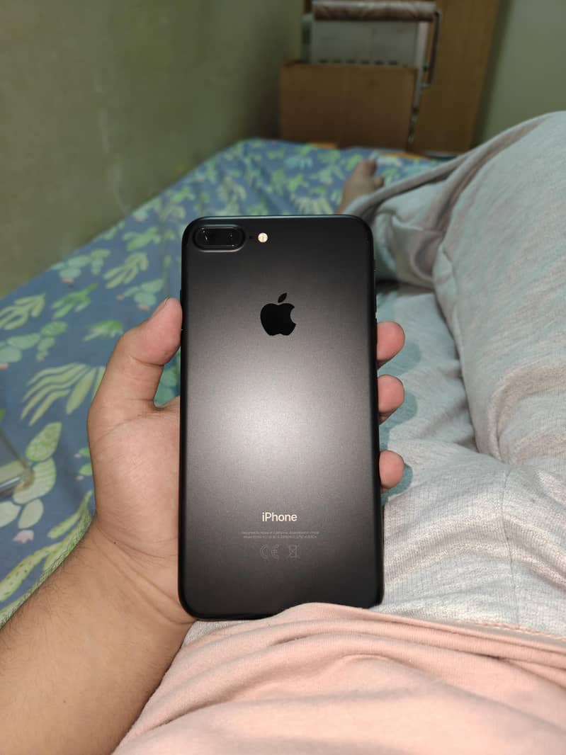 Apple iPhone 7 Plus 0