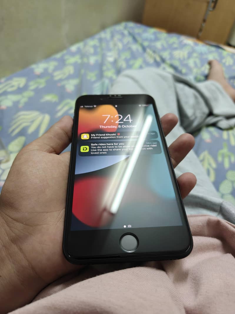 Apple iPhone 7 Plus 1