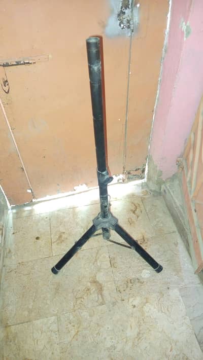 speaker stand