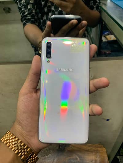 Samsung Mobile A70