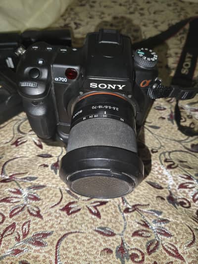 Sony Alpha A700 + 18-70mm Lens