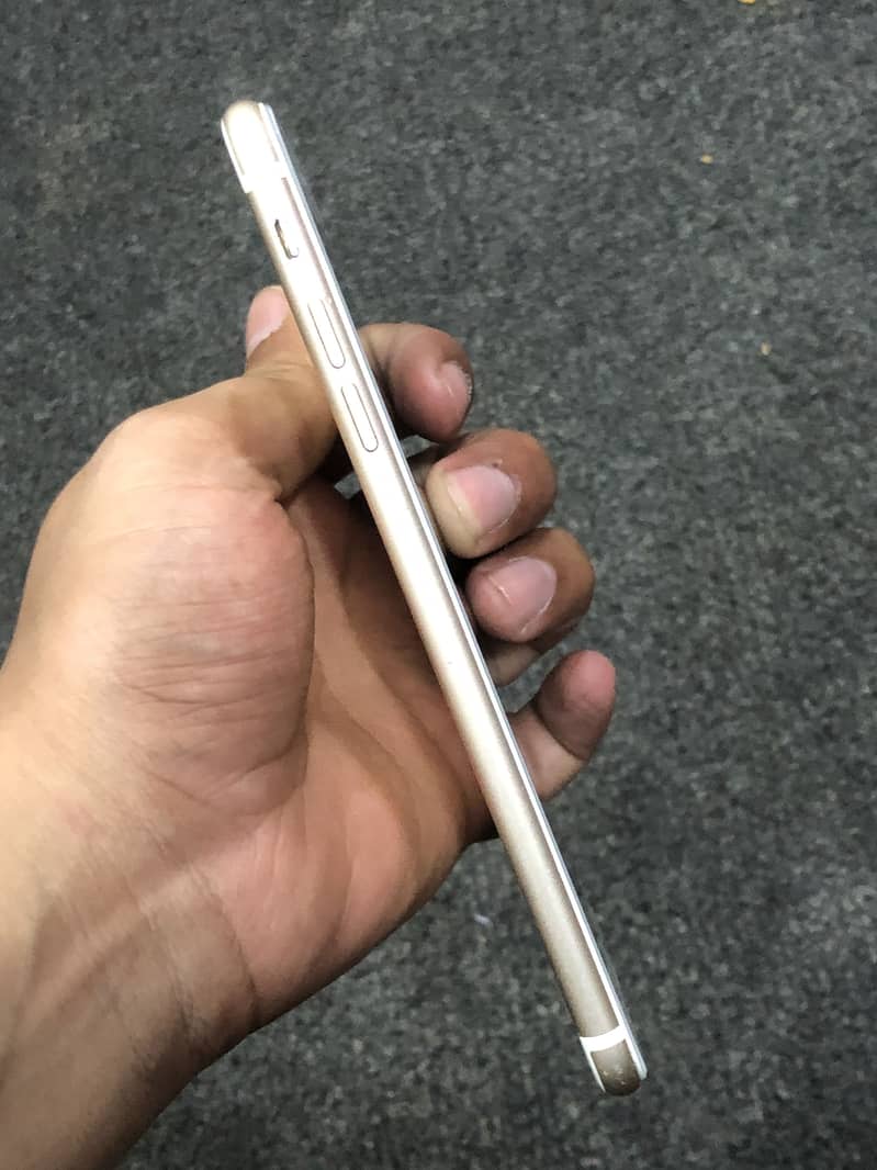 Apple iPhone 7 Plus 5