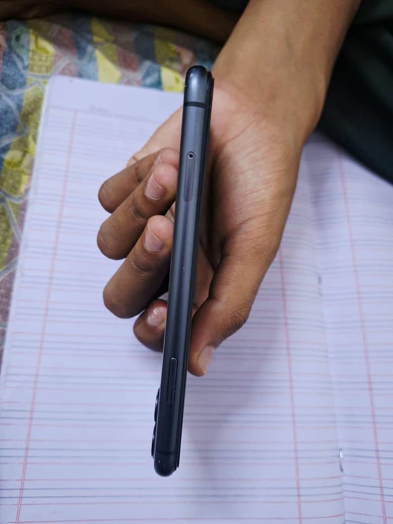 Apple iPhone 11 5