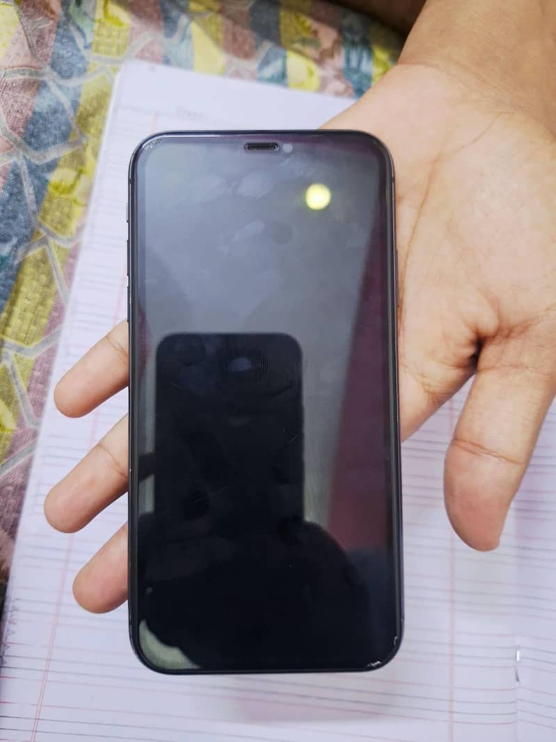 Apple iPhone 11 7