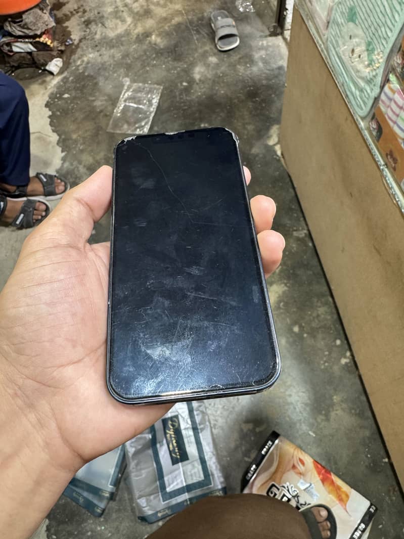 Apple iPhone 13 JV 3