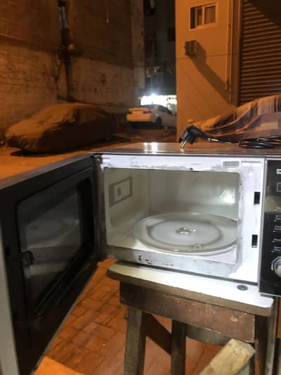Microwave oven