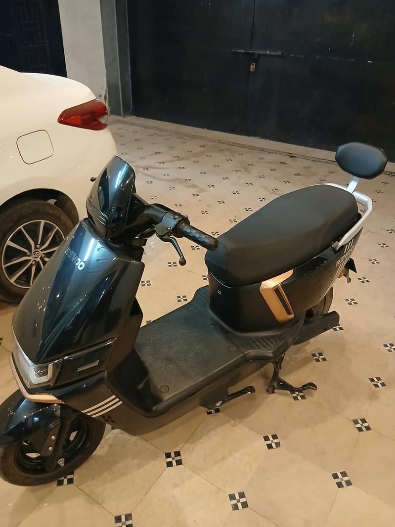 A 12 Revoo 2