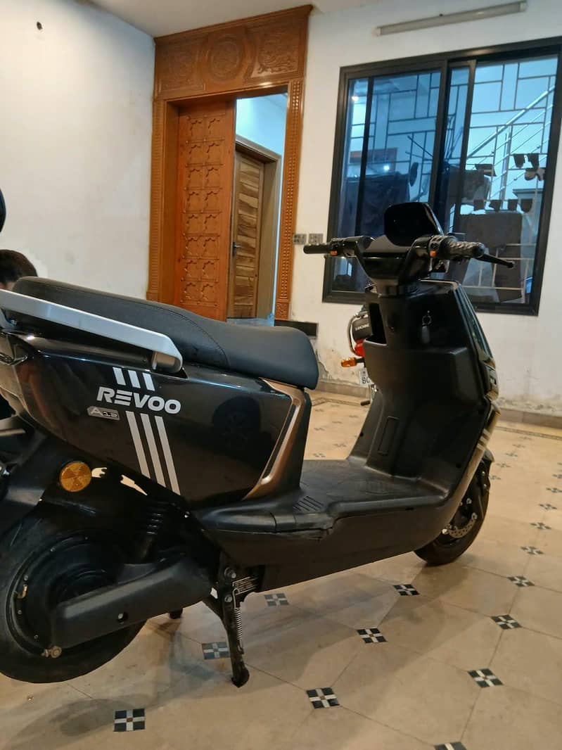 A 12 Revoo 6