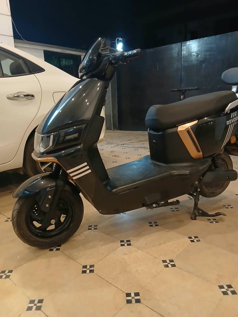 A 12 Revoo 7