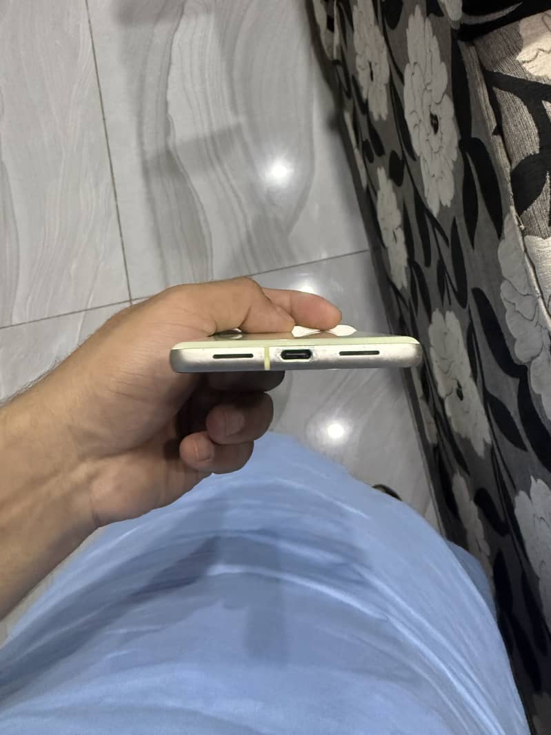Google Pixel 7 3