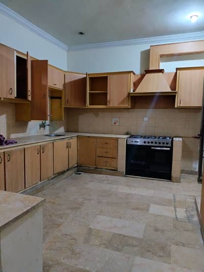Lower Portion 3 Bedroom Available For Rent Near E-11/2 Markaz