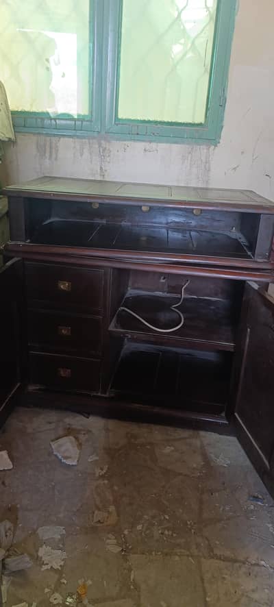 revolving TV