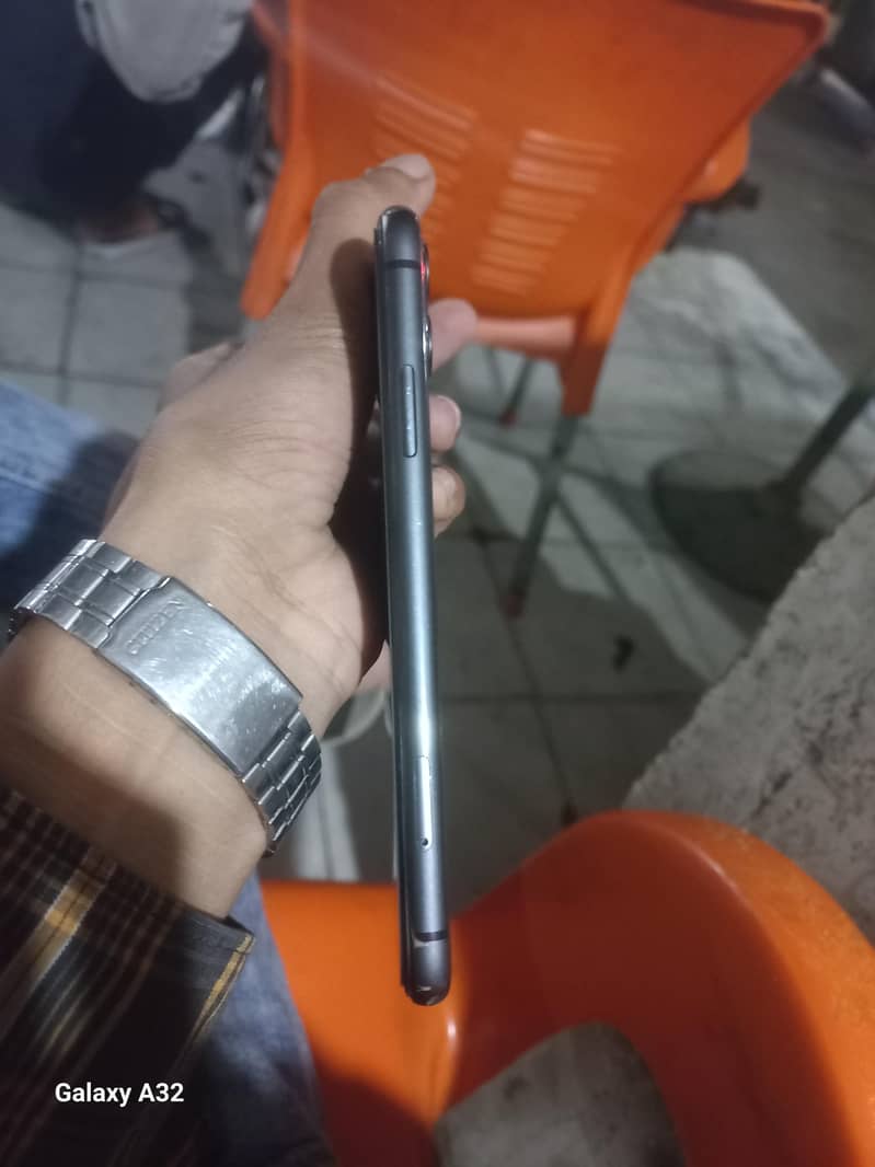 Apple iPhone 11 5