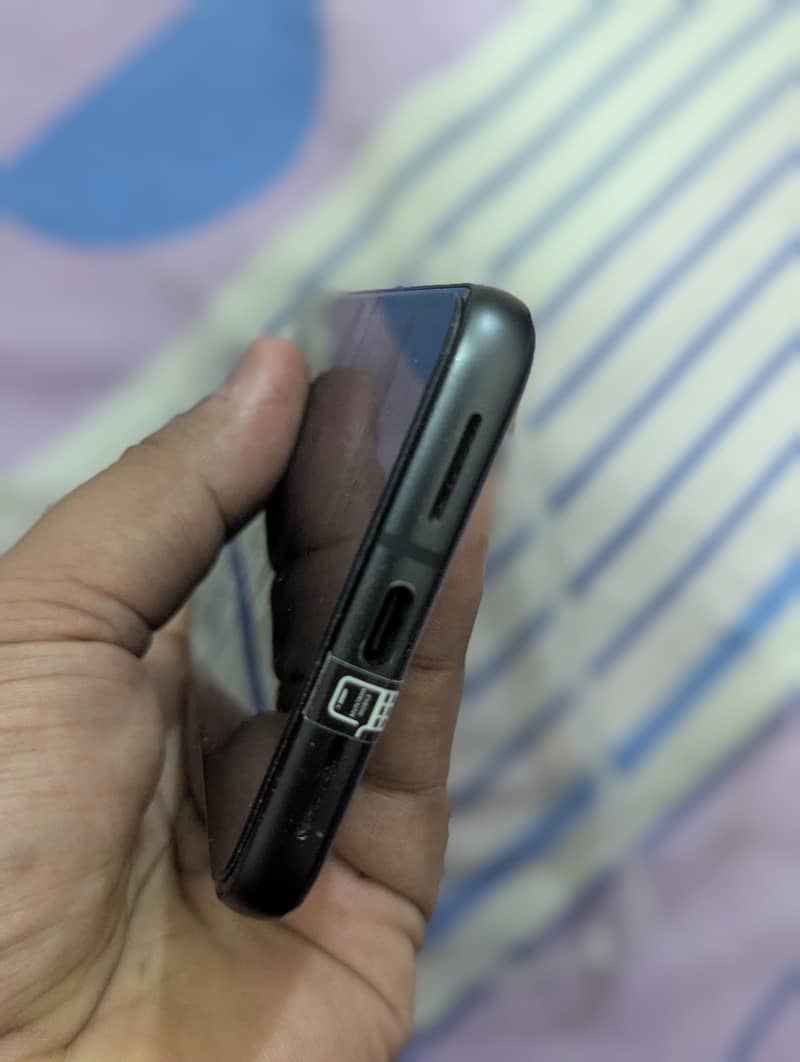 Google pixel 8 4