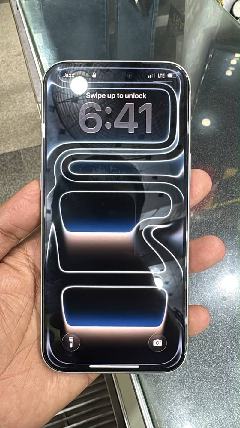 Apple iPhone 17 Pro Max 2