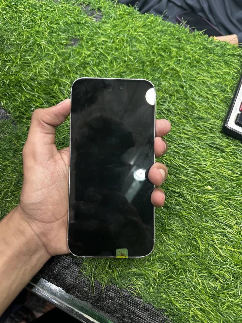 Apple iPhone 14 Pro Max 2