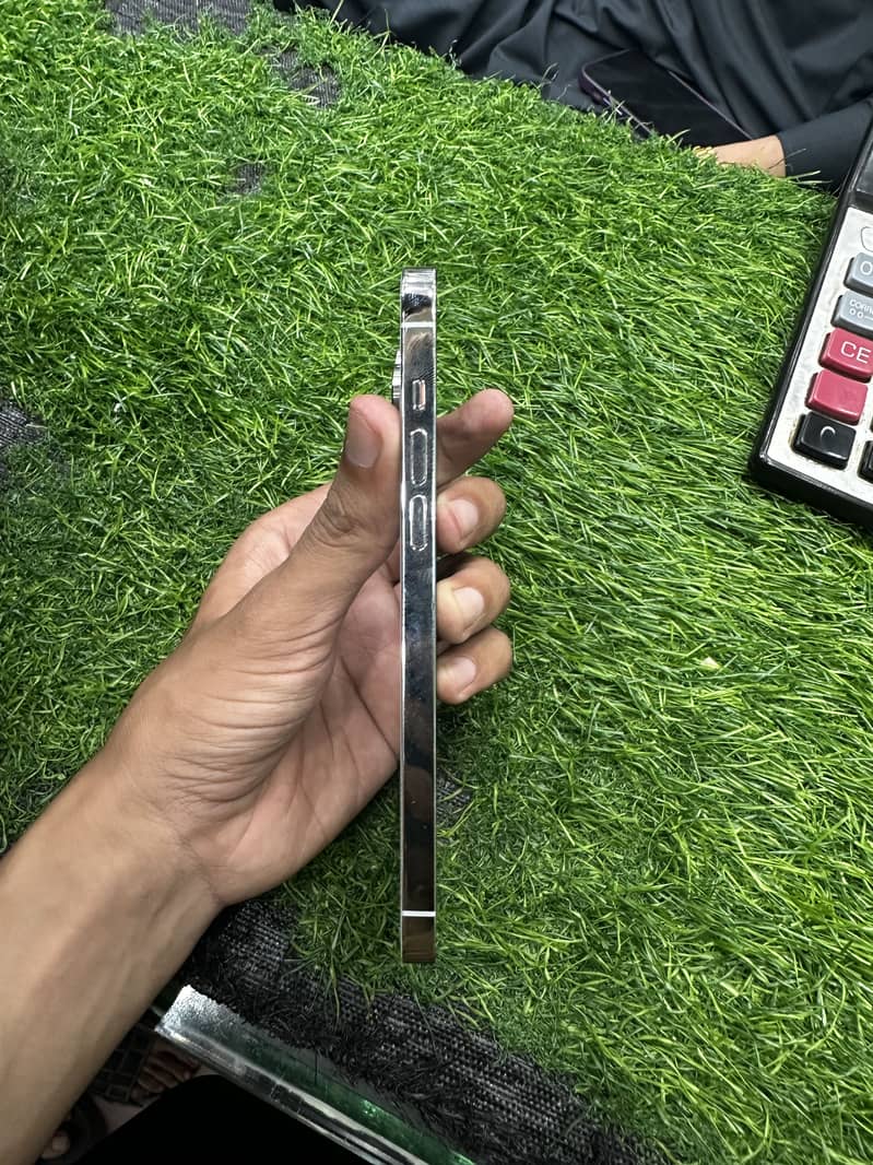 Apple iPhone 14 Pro Max 4