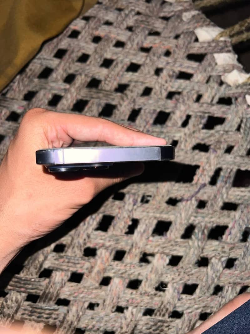 Apple iPhone 14 Pro Max 1
