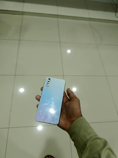 Vivo S1