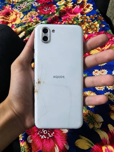 Sharp Aquos R2