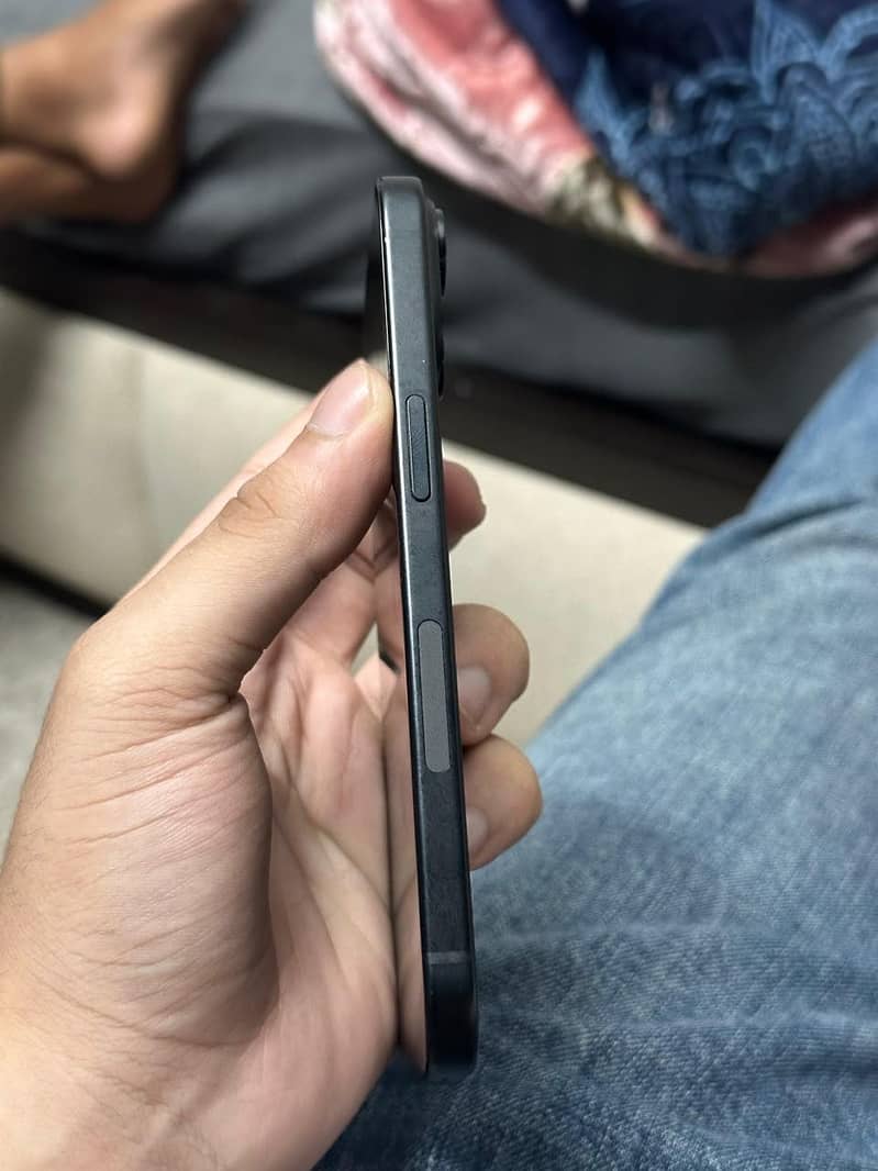 Apple iPhone 15 2