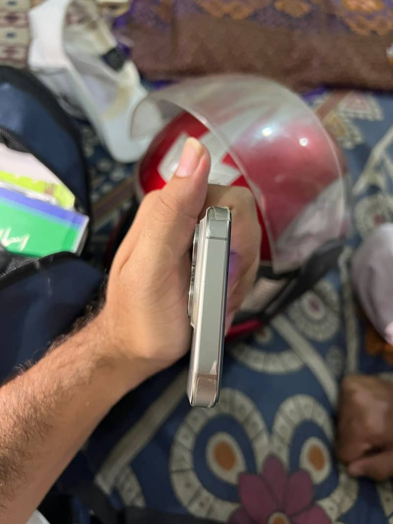 Apple iPhone 15 Pro 5
