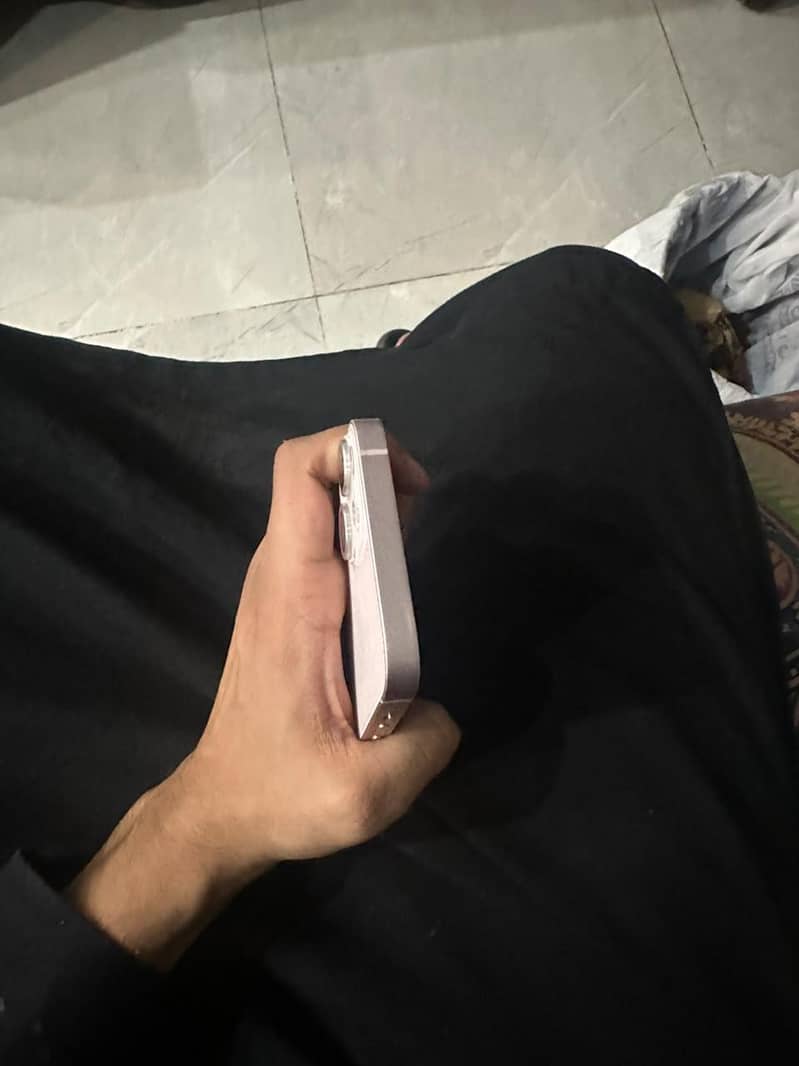 Apple iPhone 13 1