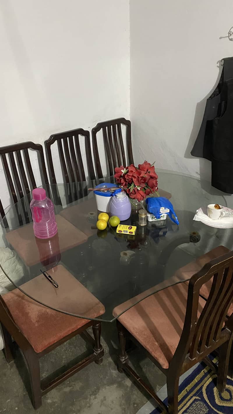 Dining table 0