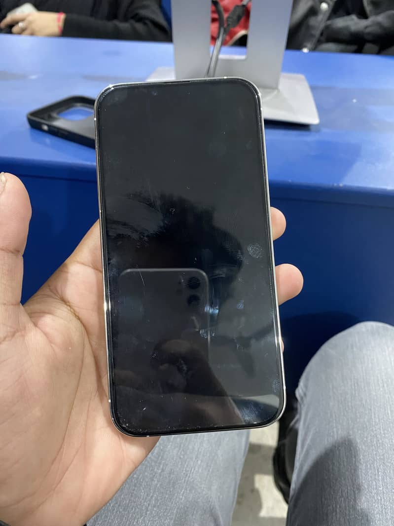 Apple iPhone 13 Pro 2
